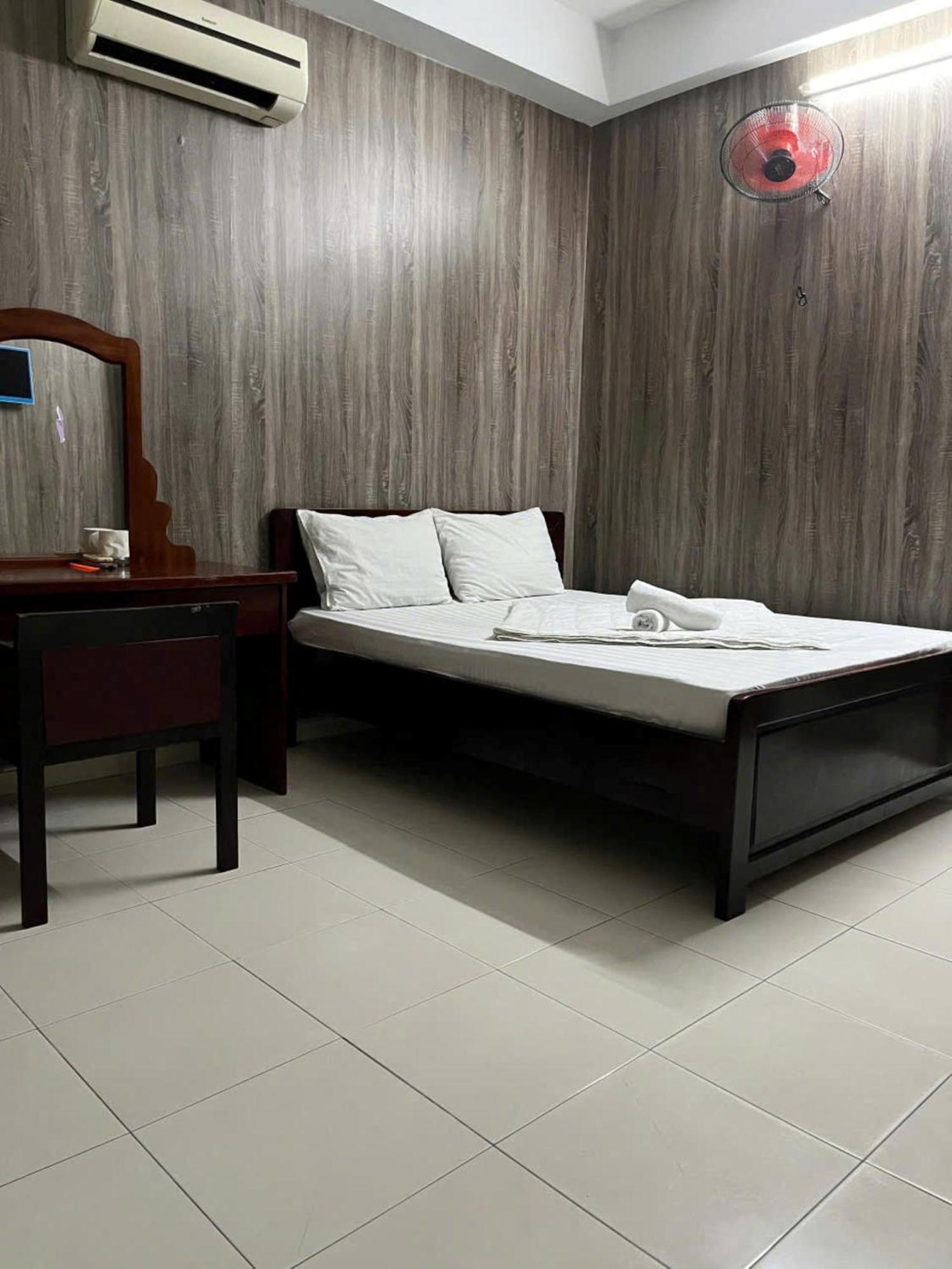 Hotel Dong Sen *
